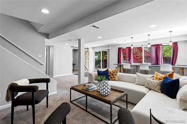 9588 High Cliffe Street Highlands Ranch, CO 80129