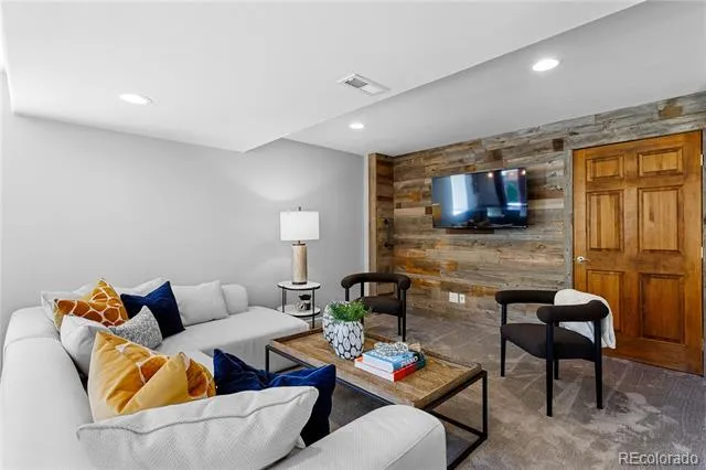 9588 High Cliffe Street Highlands Ranch, CO 80129