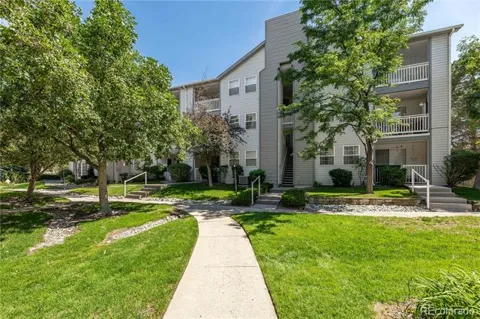 12555 E Tennessee Circle #302