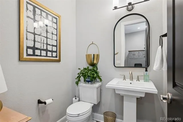 8457 S Shawnee Court Aurora, CO 80016
