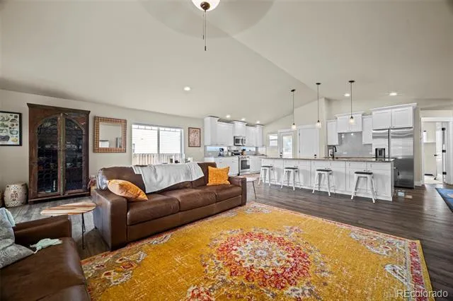 5545 Drake Way Longmont, CO 80504