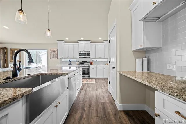 5545 Drake Way Longmont, CO 80504
