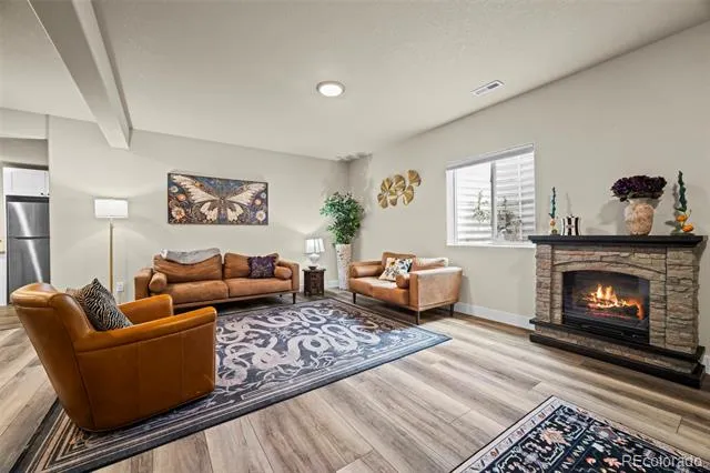 5545 Drake Way Longmont, CO 80504