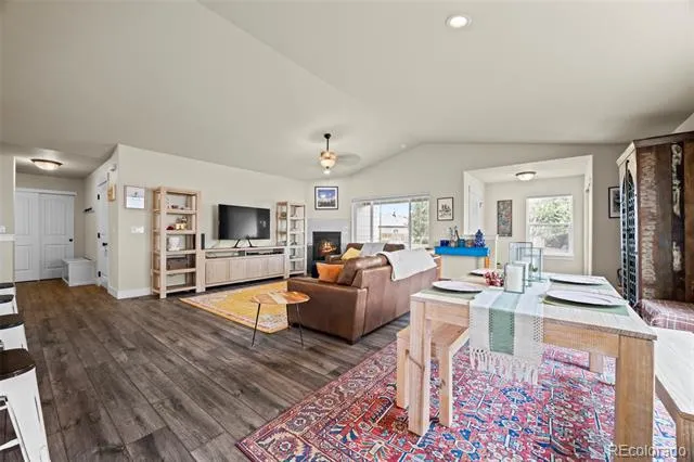 5545 Drake Way Longmont, CO 80504