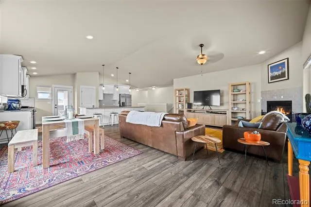 5545 Drake Way Longmont, CO 80504