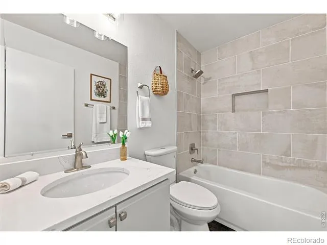 7945 S Kittredge Street Englewood, CO 80112