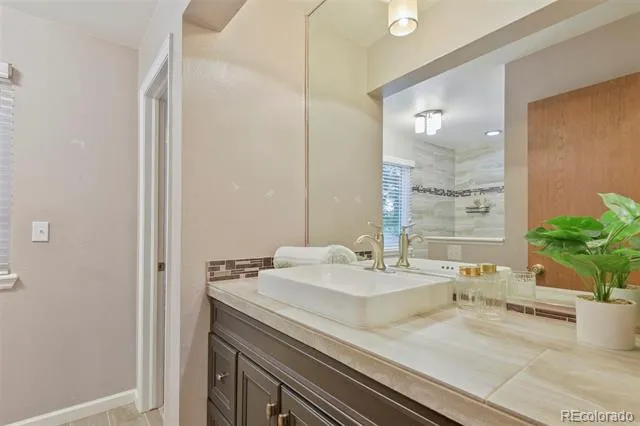 4034 S Rifle Way Aurora, CO 80013