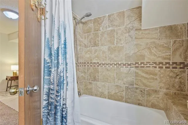 4034 S Rifle Way Aurora, CO 80013