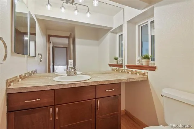 4034 S Rifle Way Aurora, CO 80013