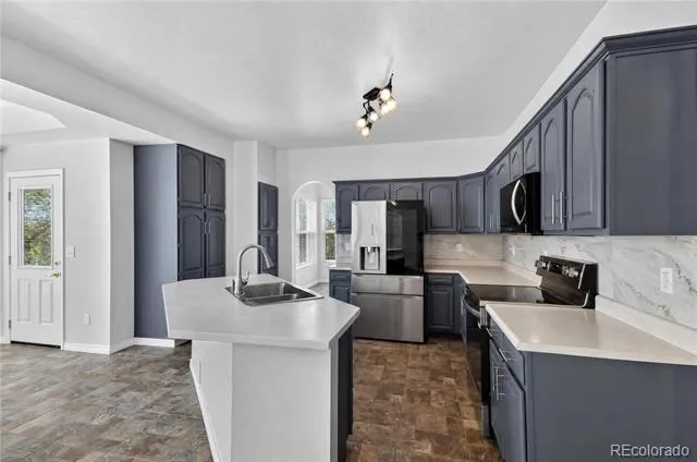 2024 Sandhurst Drive Castle Rock, CO 80104