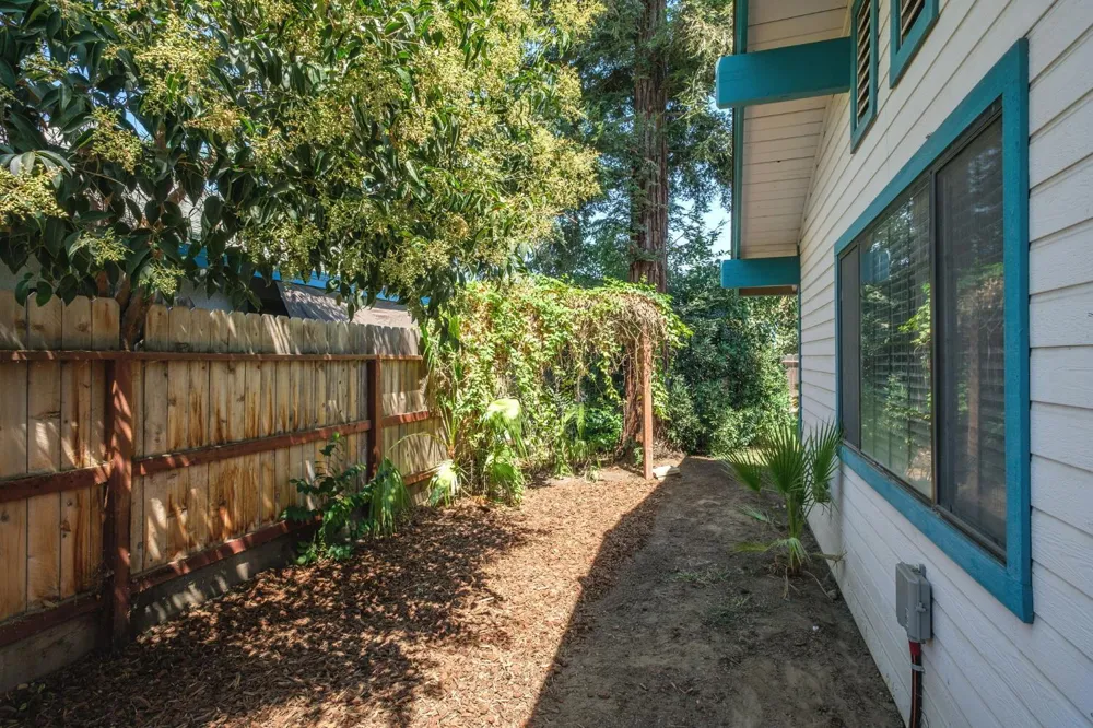 551 W Pat Drive Clovis, CA 93612