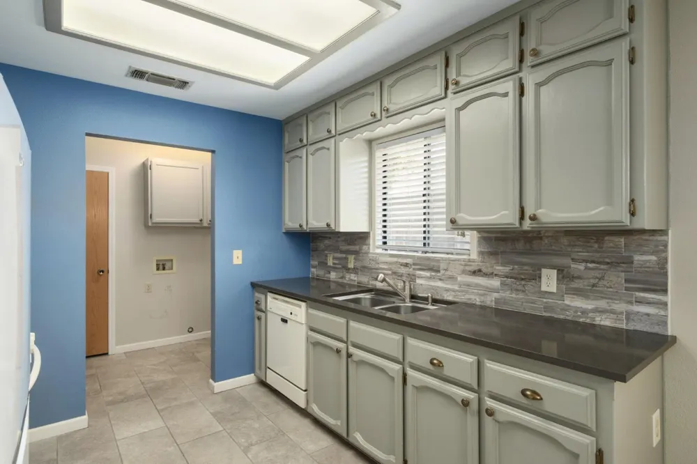 551 W Pat Drive Clovis, CA 93612