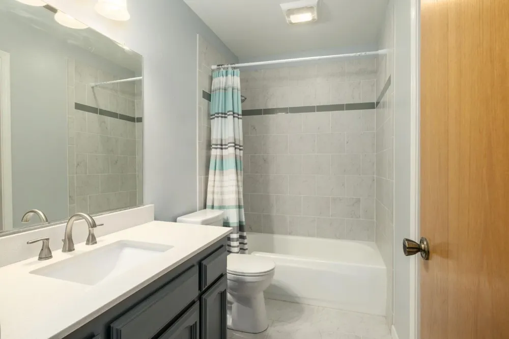 551 W Pat Drive Clovis, CA 93612