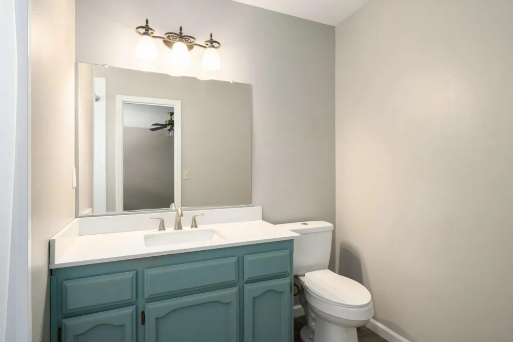551 W Pat Drive Clovis, CA 93612