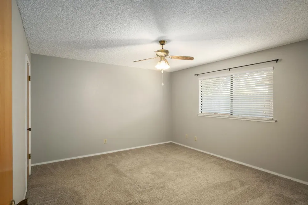 551 W Pat Drive Clovis, CA 93612
