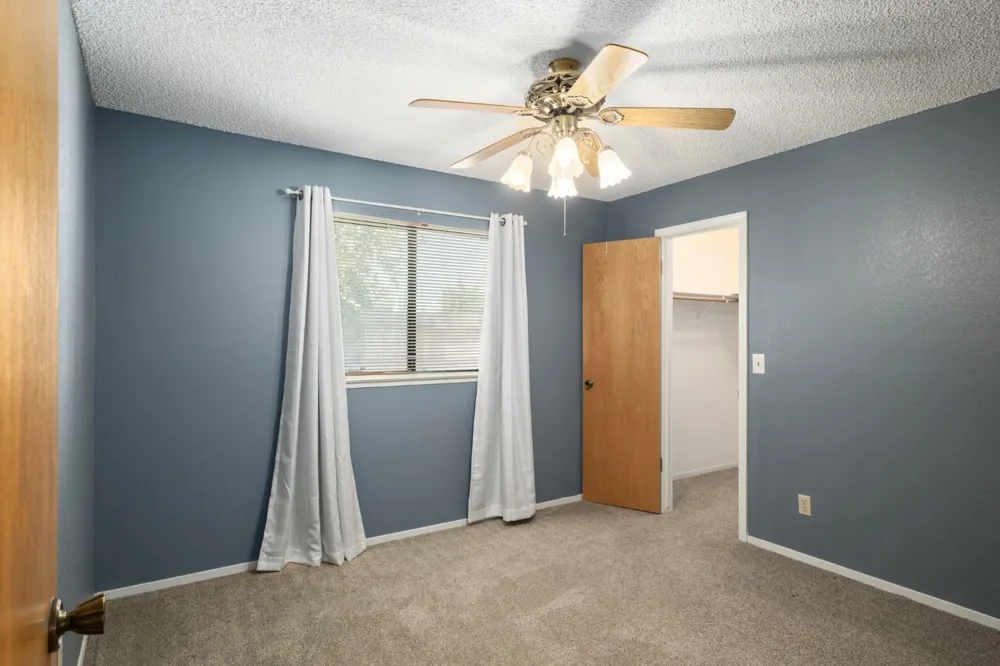 551 W Pat Drive Clovis, CA 93612