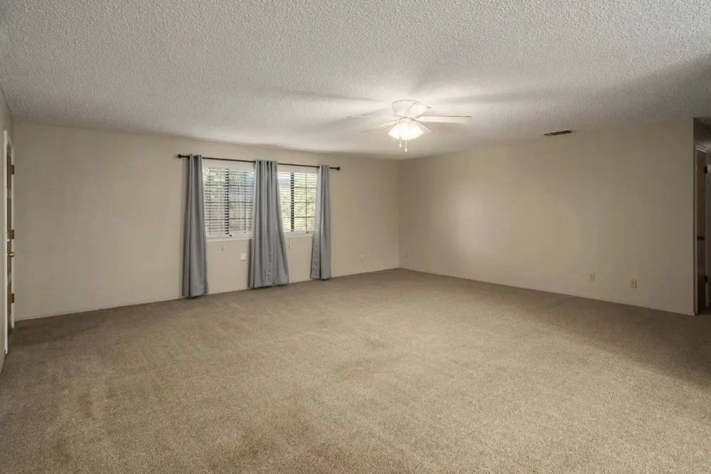 551 W Pat Drive Clovis, CA 93612