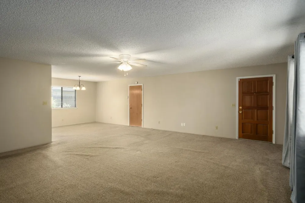 551 W Pat Drive Clovis, CA 93612