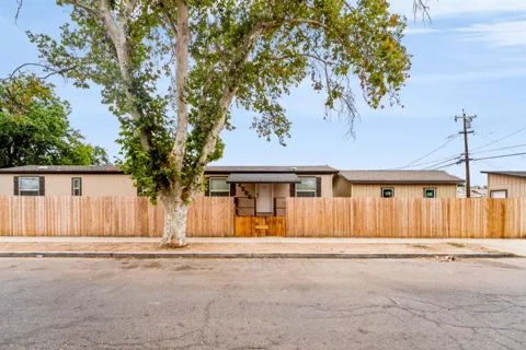 2206 E Tyler Avenue