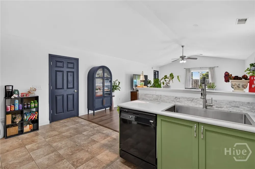 167 Lakepointe Drive Savannah, GA 31407