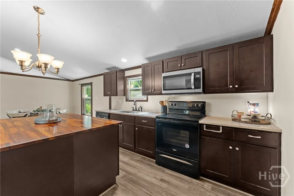180 Lucious Drive Pembroke, GA 31321