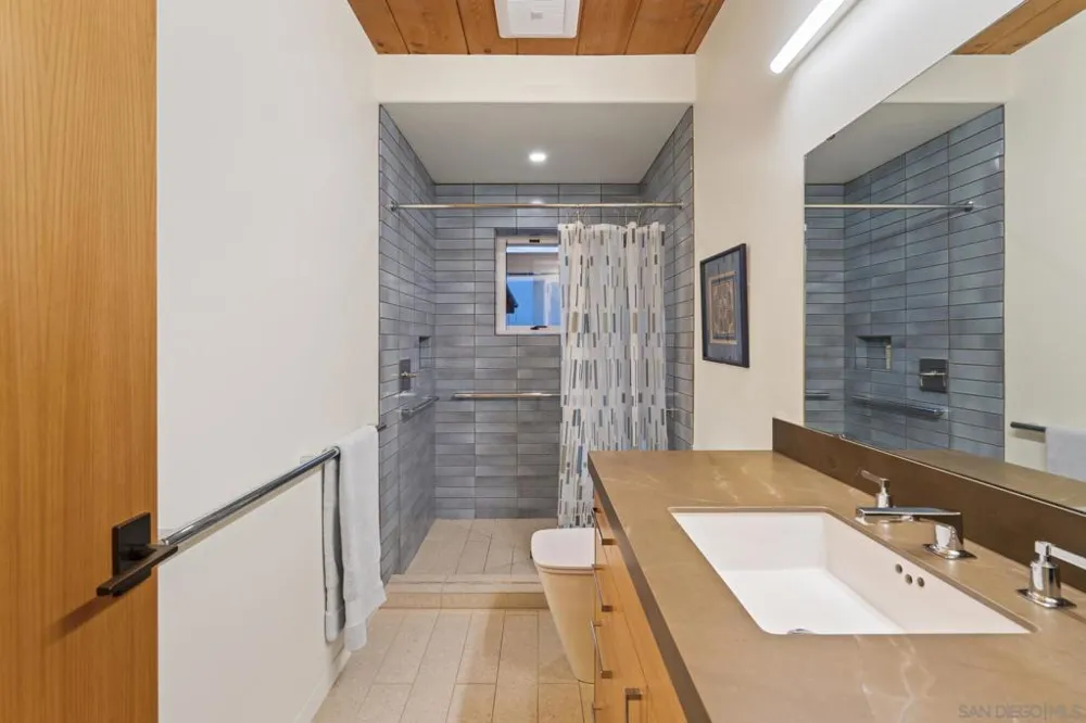 4771 Newport Ave San Diego, CA 92107