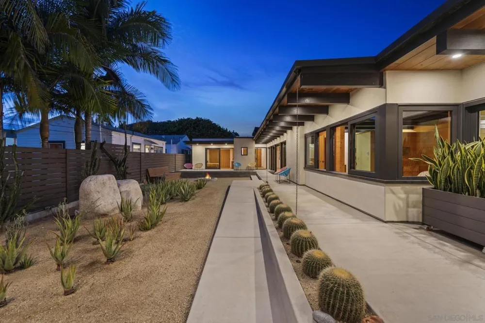 4771 Newport Ave San Diego, CA 92107