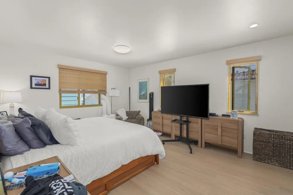 4771 Newport Ave San Diego, CA 92107