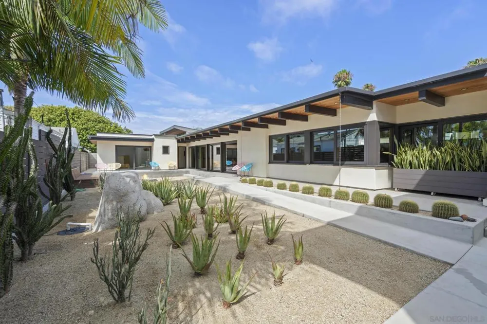4771 Newport Ave San Diego, CA 92107