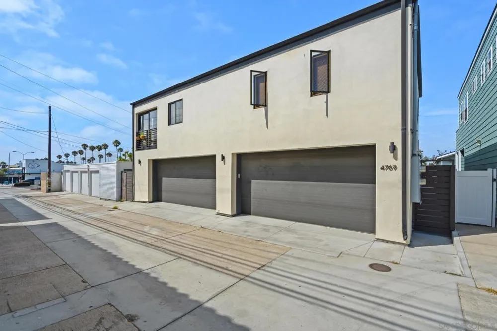 4771 Newport Ave San Diego, CA 92107