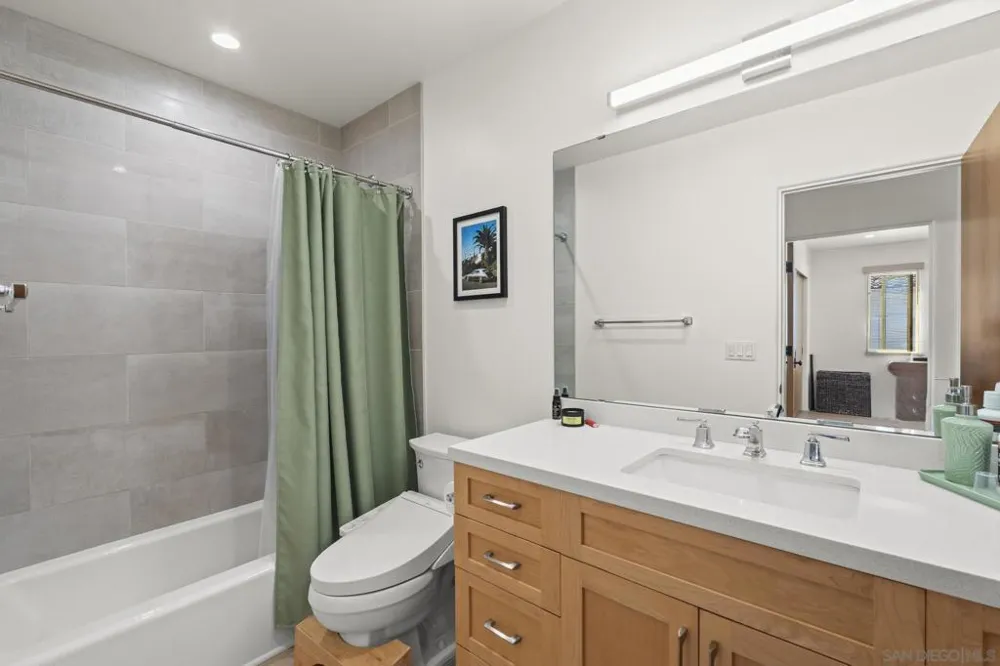 4771 Newport Ave San Diego, CA 92107