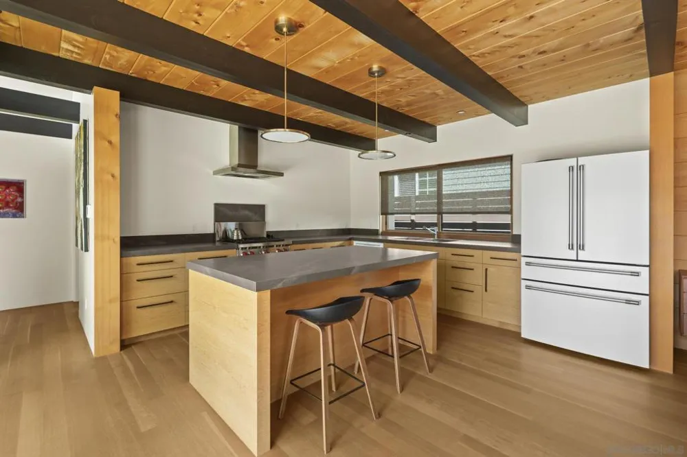 4771 Newport Ave San Diego, CA 92107