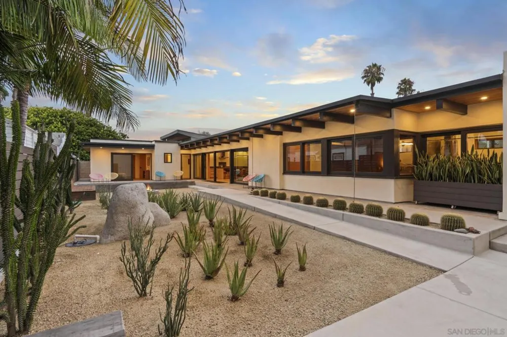 4771 Newport Ave San Diego, CA 92107