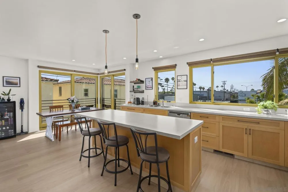 4771 Newport Ave San Diego, CA 92107