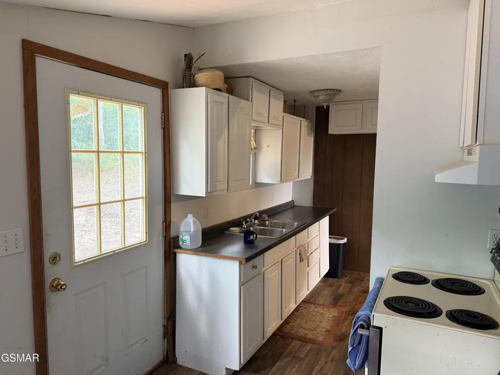 999 Manna Way Cosby, TN 37722