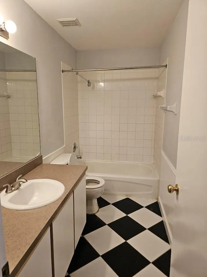 2053 FLUORSHIRE DRIVE Brandon, FL 33511