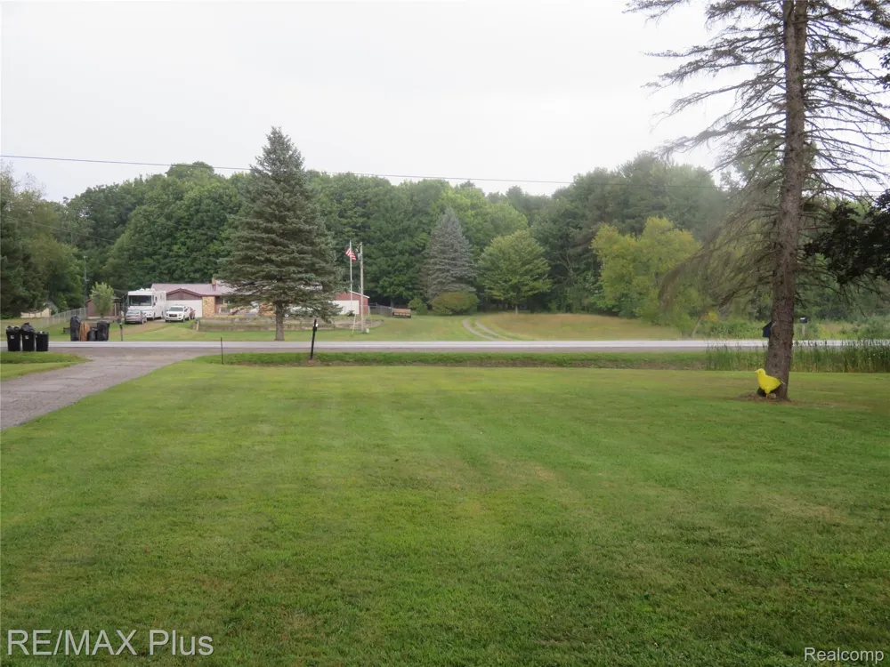 11391 Genesee Road Thetford Township, MI 48420