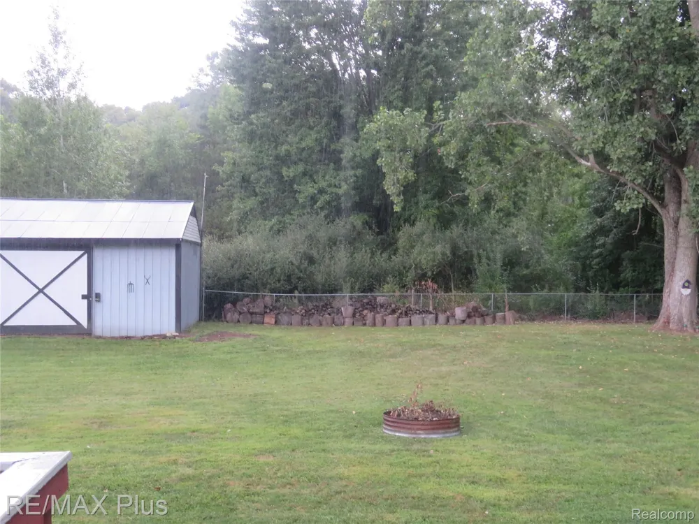 11391 Genesee Road Thetford Township, MI 48420