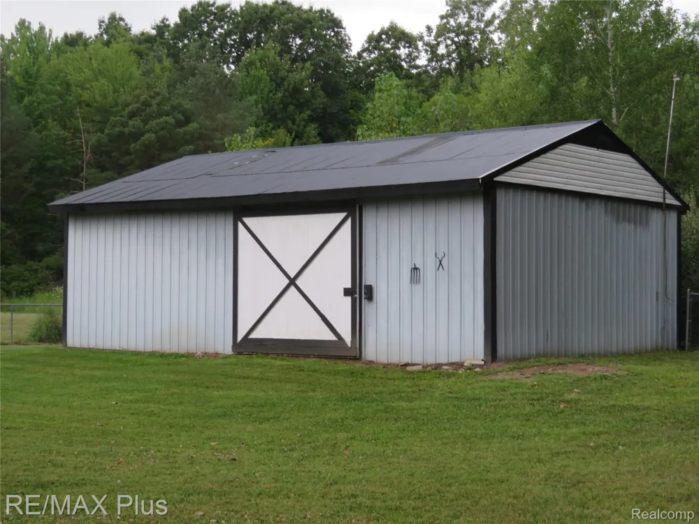 11391 Genesee Road Thetford Township, MI 48420