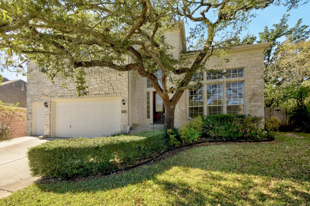 9704 Cinnabar Trail Austin, TX 78726