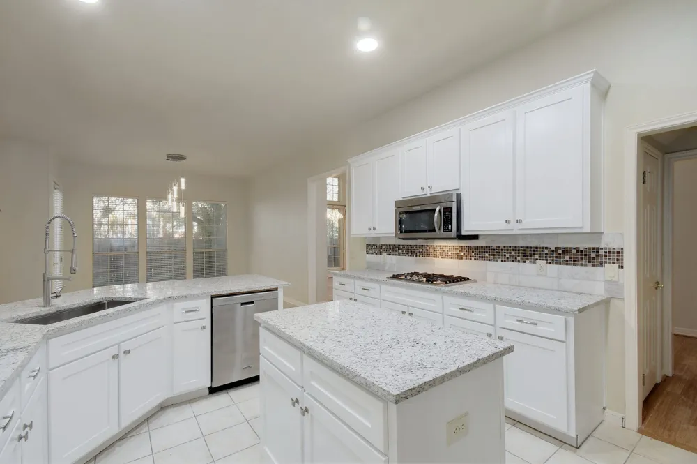 9704 Cinnabar Trail Austin, TX 78726
