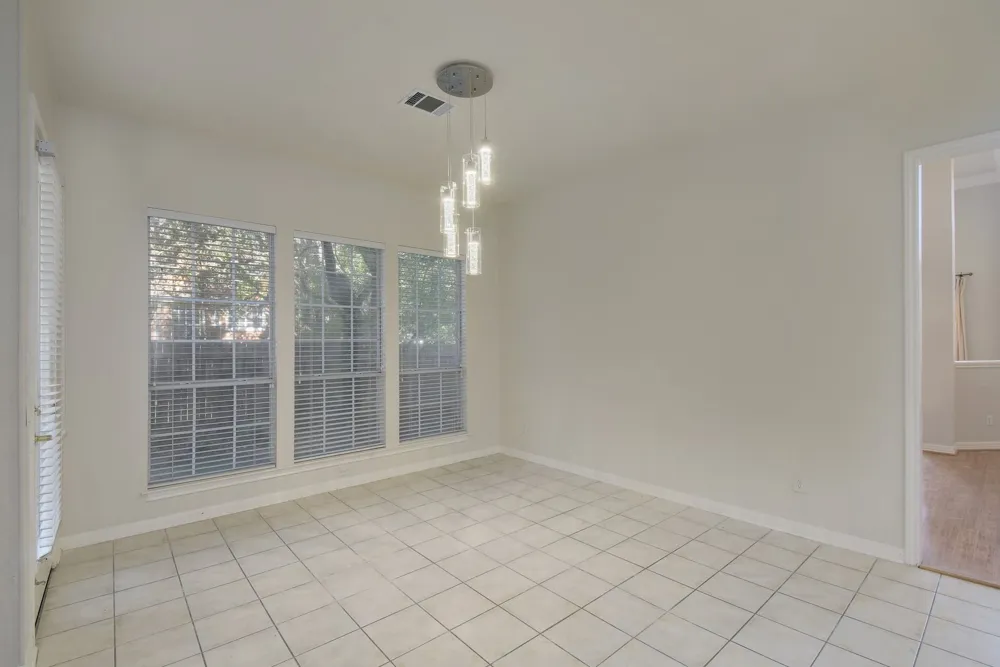 9704 Cinnabar Trail Austin, TX 78726