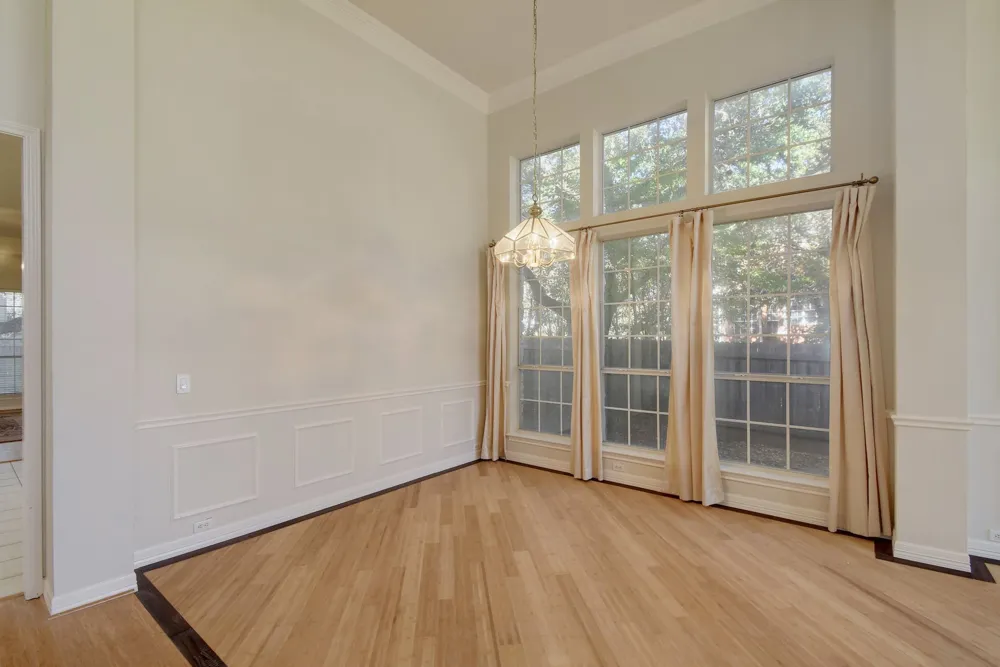 9704 Cinnabar Trail Austin, TX 78726