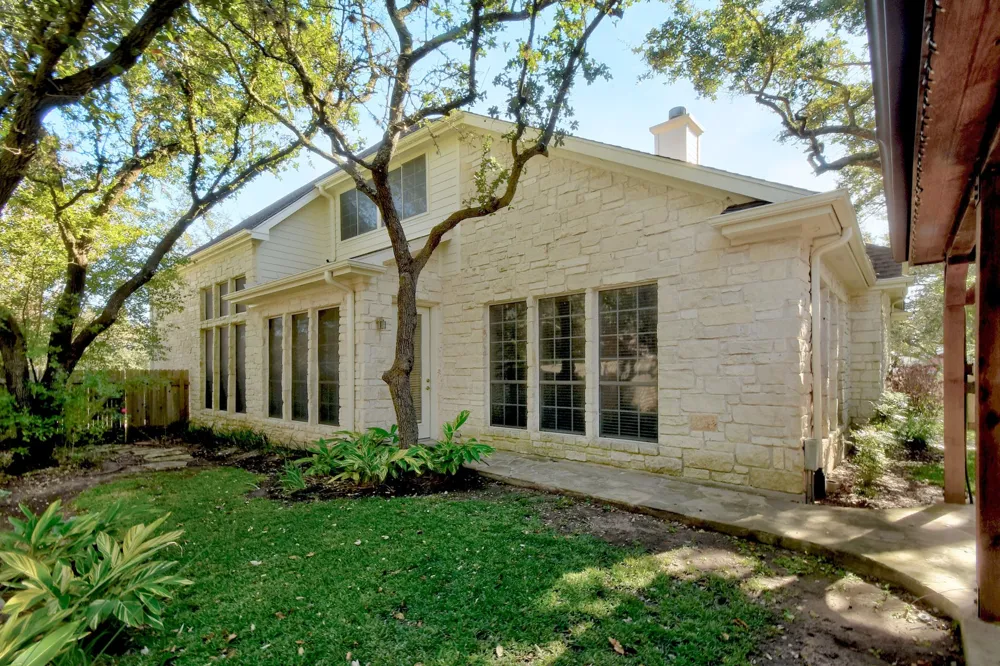 9704 Cinnabar Trail Austin, TX 78726