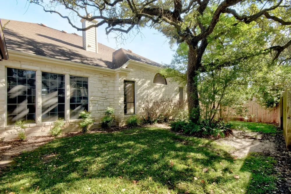 9704 Cinnabar Trail Austin, TX 78726