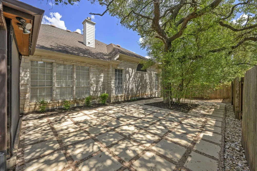 9704 Cinnabar Trail Austin, TX 78726