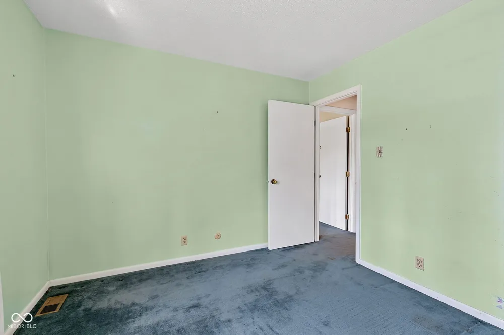8119 Bromley Place Indianapolis, IN 46219