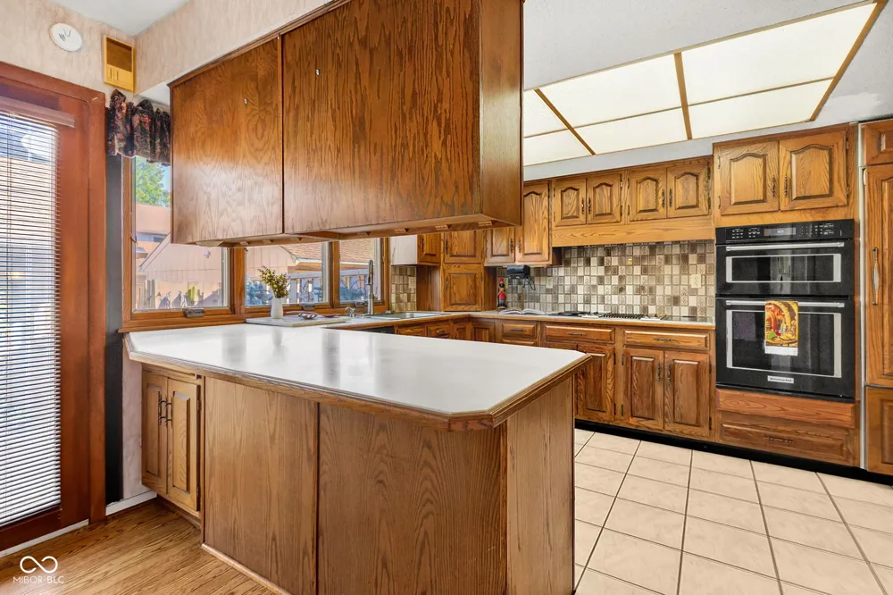 8119 Bromley Place Indianapolis, IN 46219