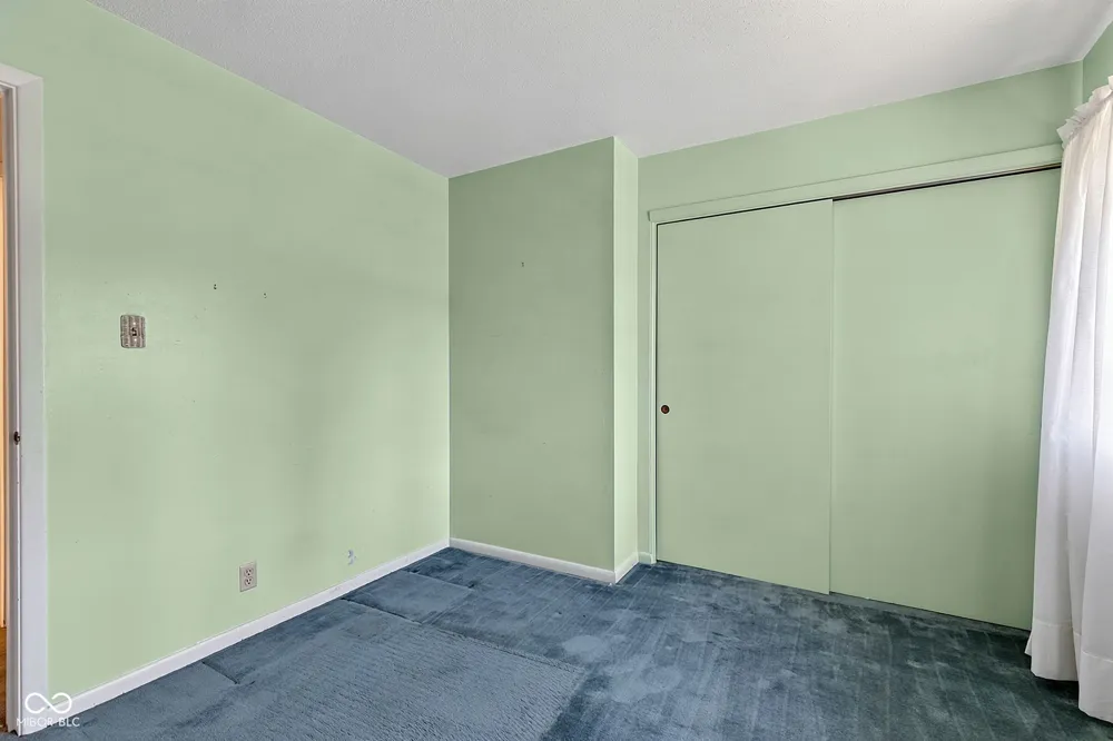 8119 Bromley Place Indianapolis, IN 46219