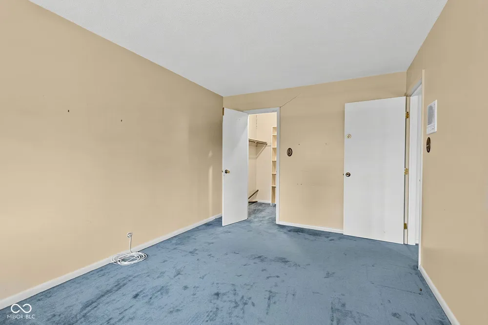 8119 Bromley Place Indianapolis, IN 46219